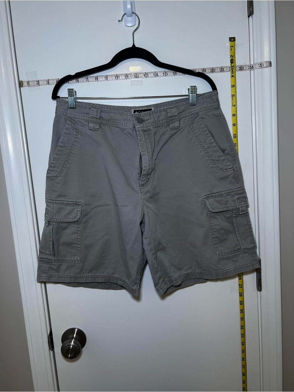 Columbia Men's Gray Cargo Shorts - Classic Utility Style Size 34